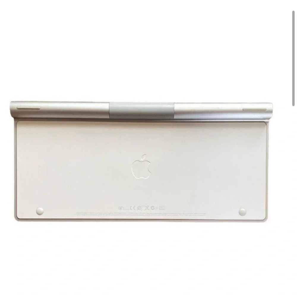 Apple Bluetooth keyboard
